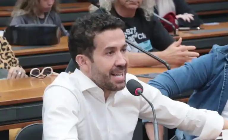 Imagem de Michelle aciona Janones por vídeo sobre Daniel Vorcaro