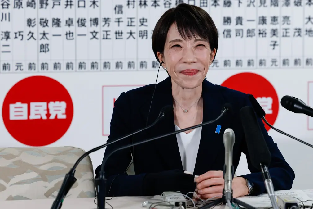 Imagem de Primeira-ministra conservadora do Japão consolida poder com vitória histórica e supermaioria no Parlamento