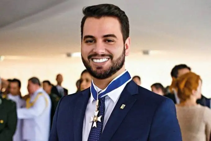 Imagem de Defesa de Filipe Martins afirma ao STF que tornozeleira teve falha técnica de apenas dois minutos