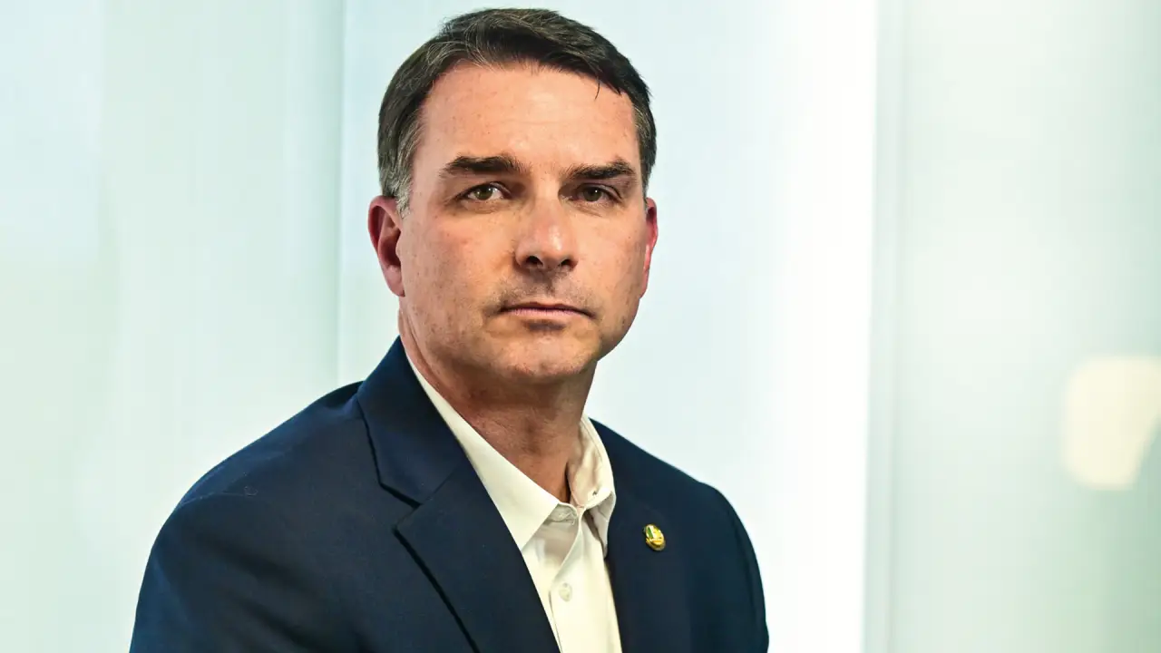Imagem de Flávio Bolsonaro agenda visita ao Paraná e reforça articulação para 2026