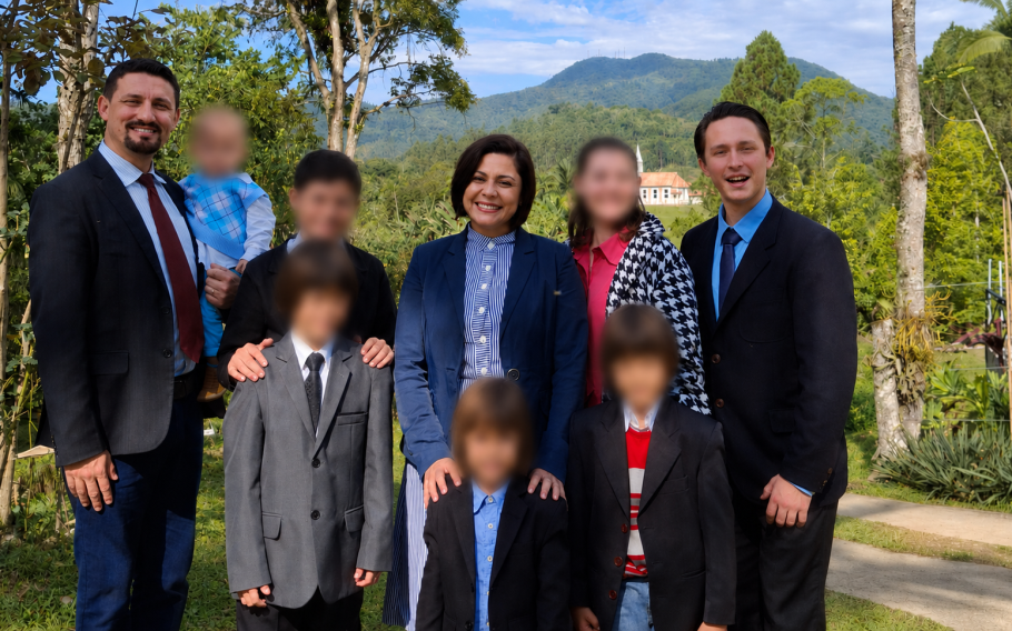 Imagem de Justiça condena família de Blumenau por educar filhos em casa